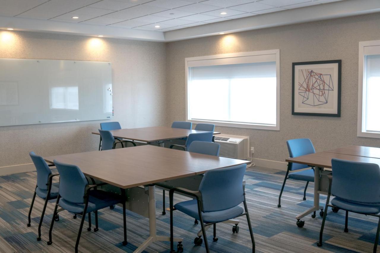 Holiday Inn Express & Suites - Brandon By Ihg Ngoại thất bức ảnh