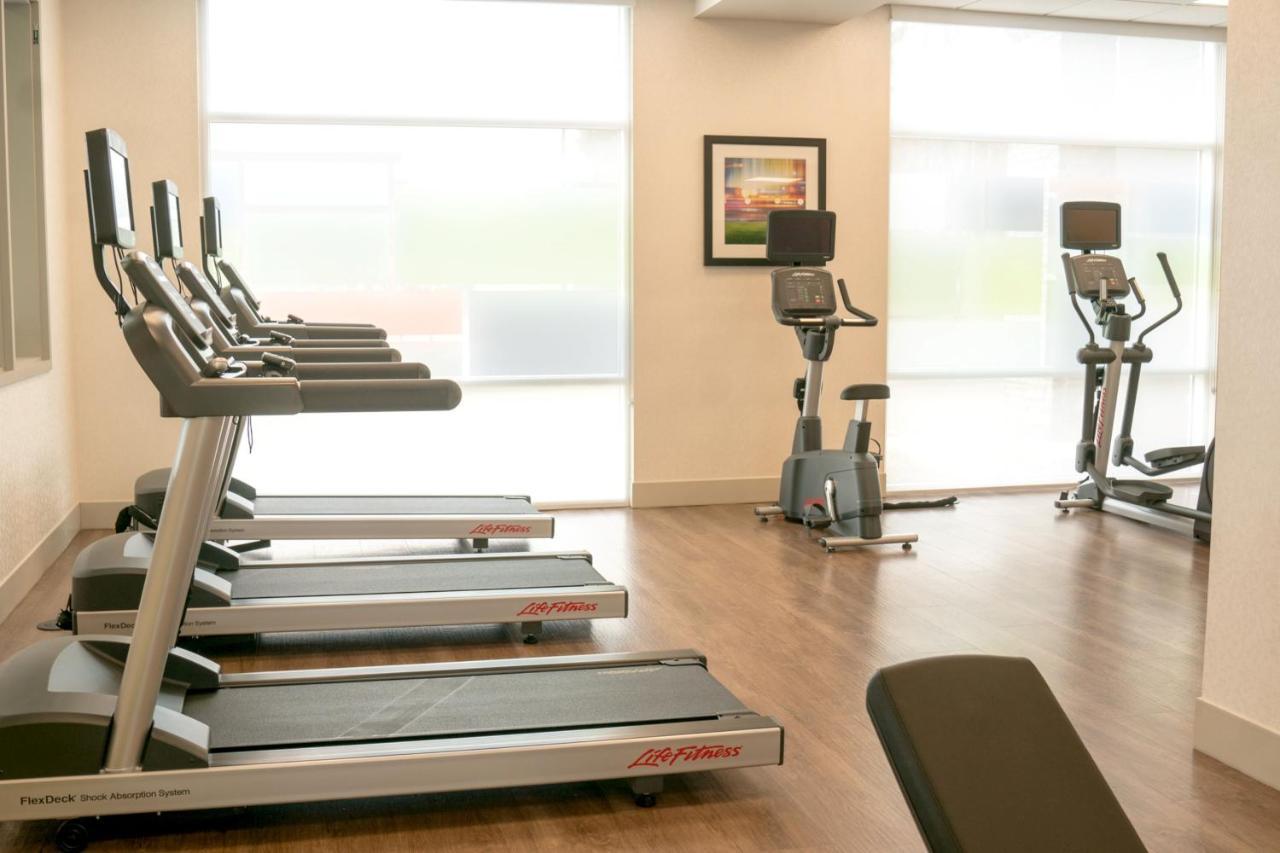 Holiday Inn Express & Suites - Brandon By Ihg Ngoại thất bức ảnh