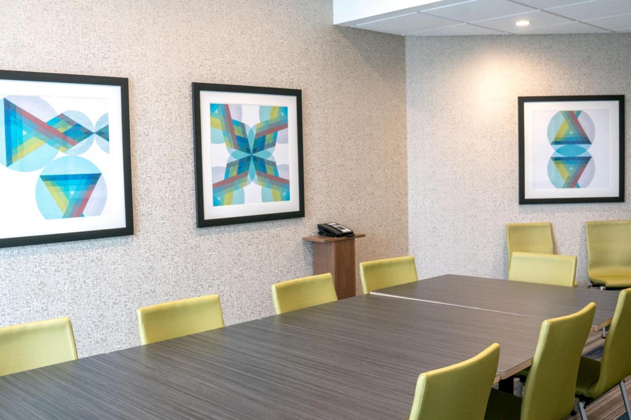 Holiday Inn Express & Suites - Brandon By Ihg Ngoại thất bức ảnh