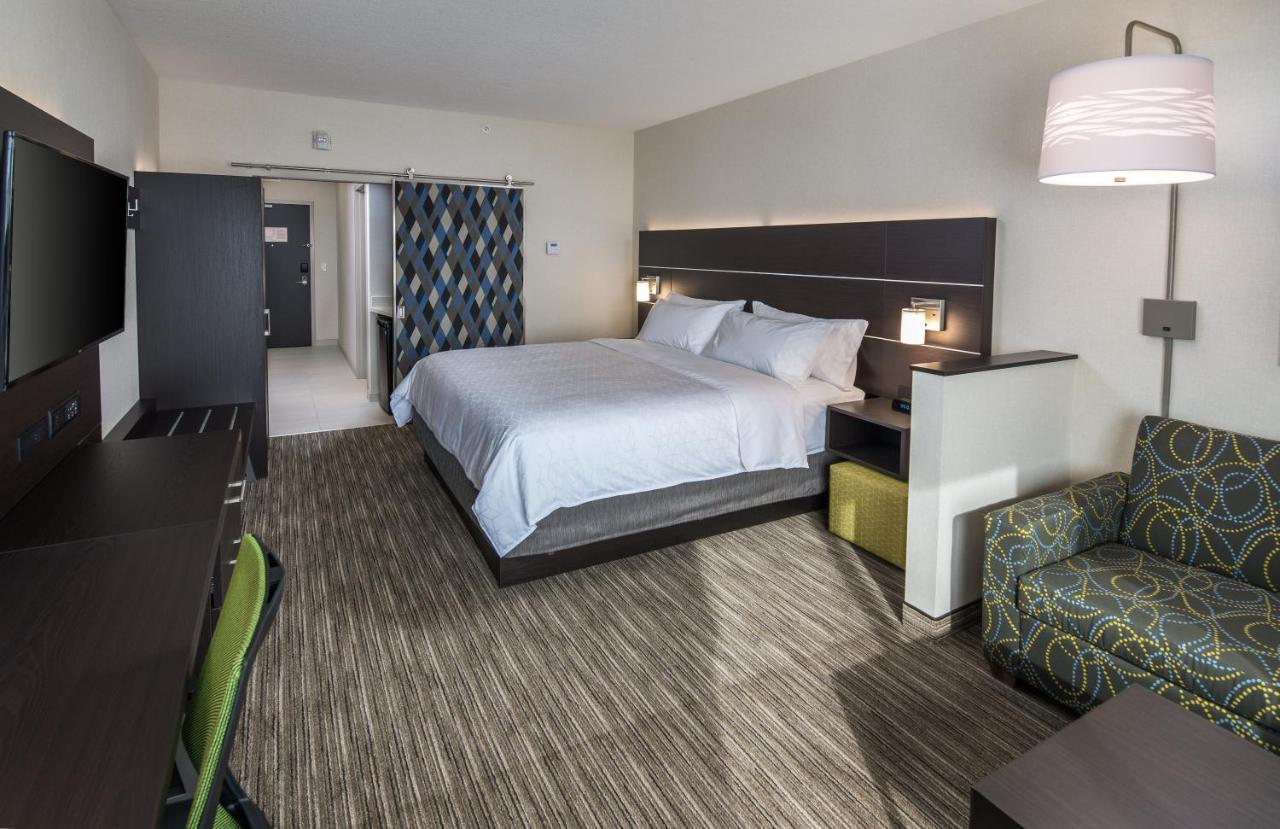 Holiday Inn Express & Suites - Brandon By Ihg Ngoại thất bức ảnh