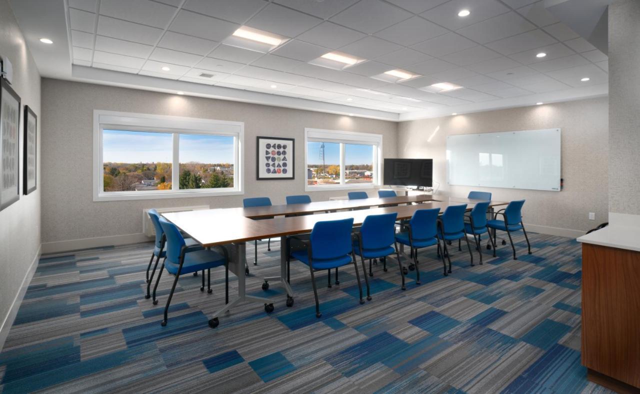 Holiday Inn Express & Suites - Brandon By Ihg Ngoại thất bức ảnh